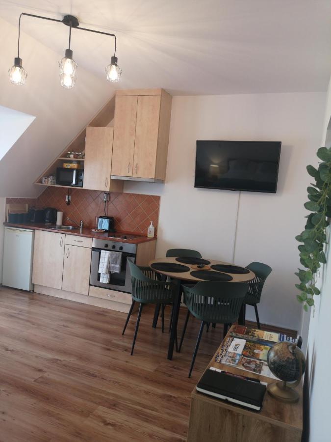 Orsika Hilltop Apartman Eger Kültér fotó